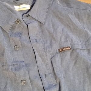Columbia Men's Casual Light Blue Button Down Shirt